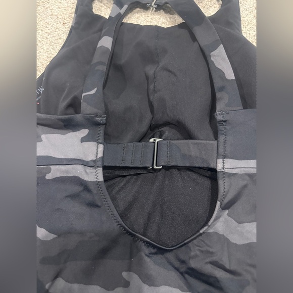 ATHLETA Freestyle Camo Tankini Top ONLY Black 34 B/C Surf Paddle Swim Vacation - Picture 10 of 11